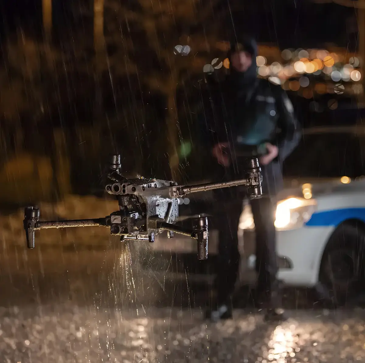 Dron Matrice 30 T de Noche